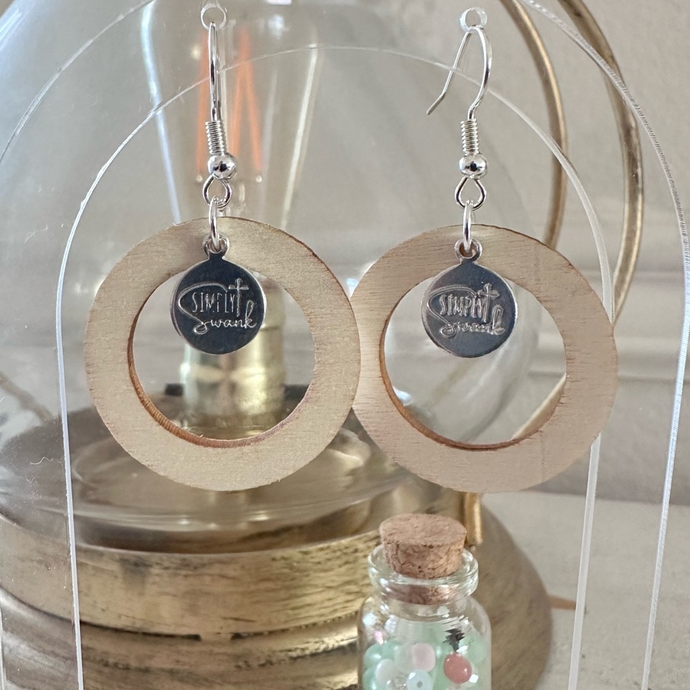Simply Swank Signature Earrings: Essential Oil Diffuser Jewelry